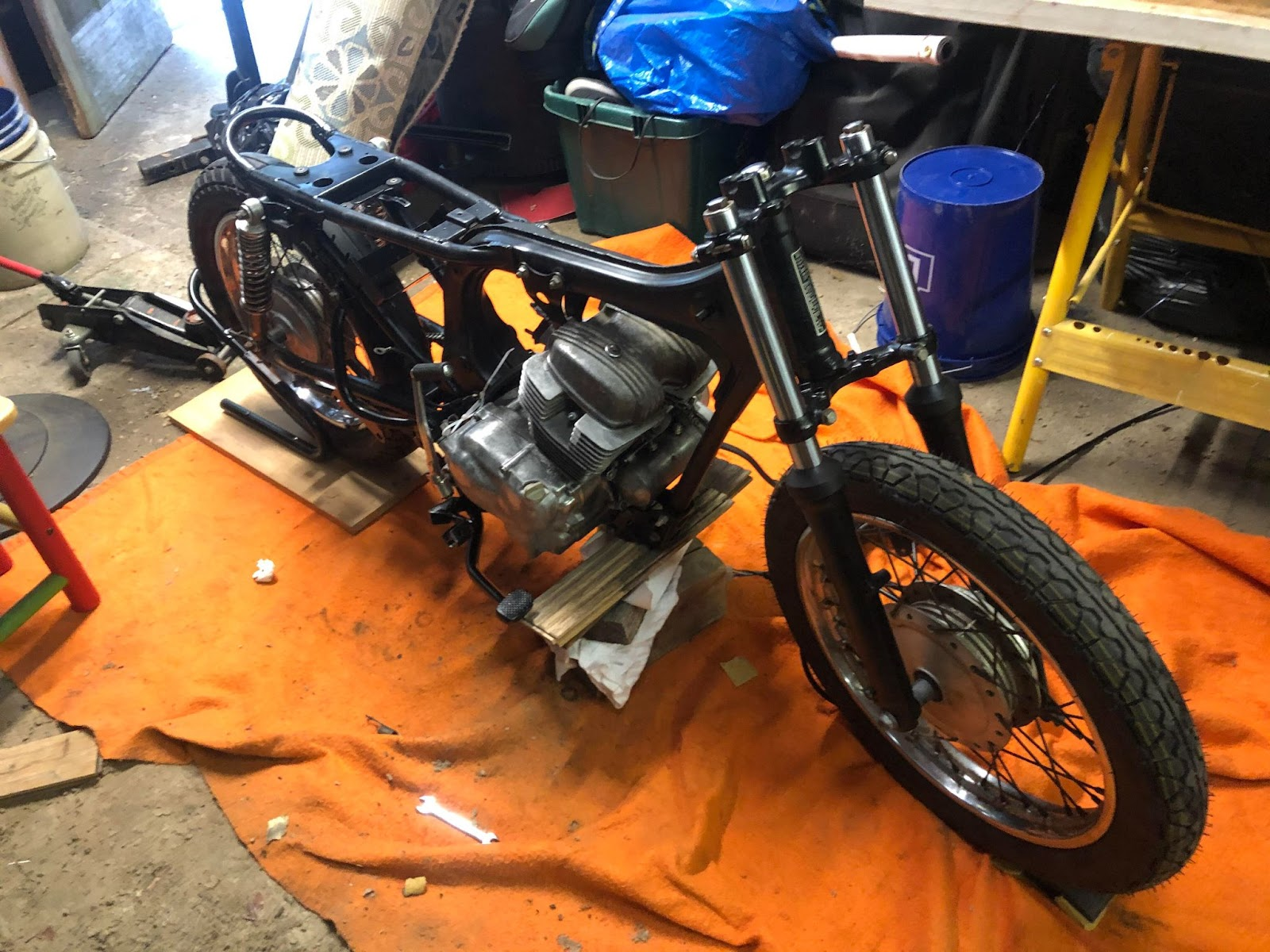 CM200T top-end rebuild components